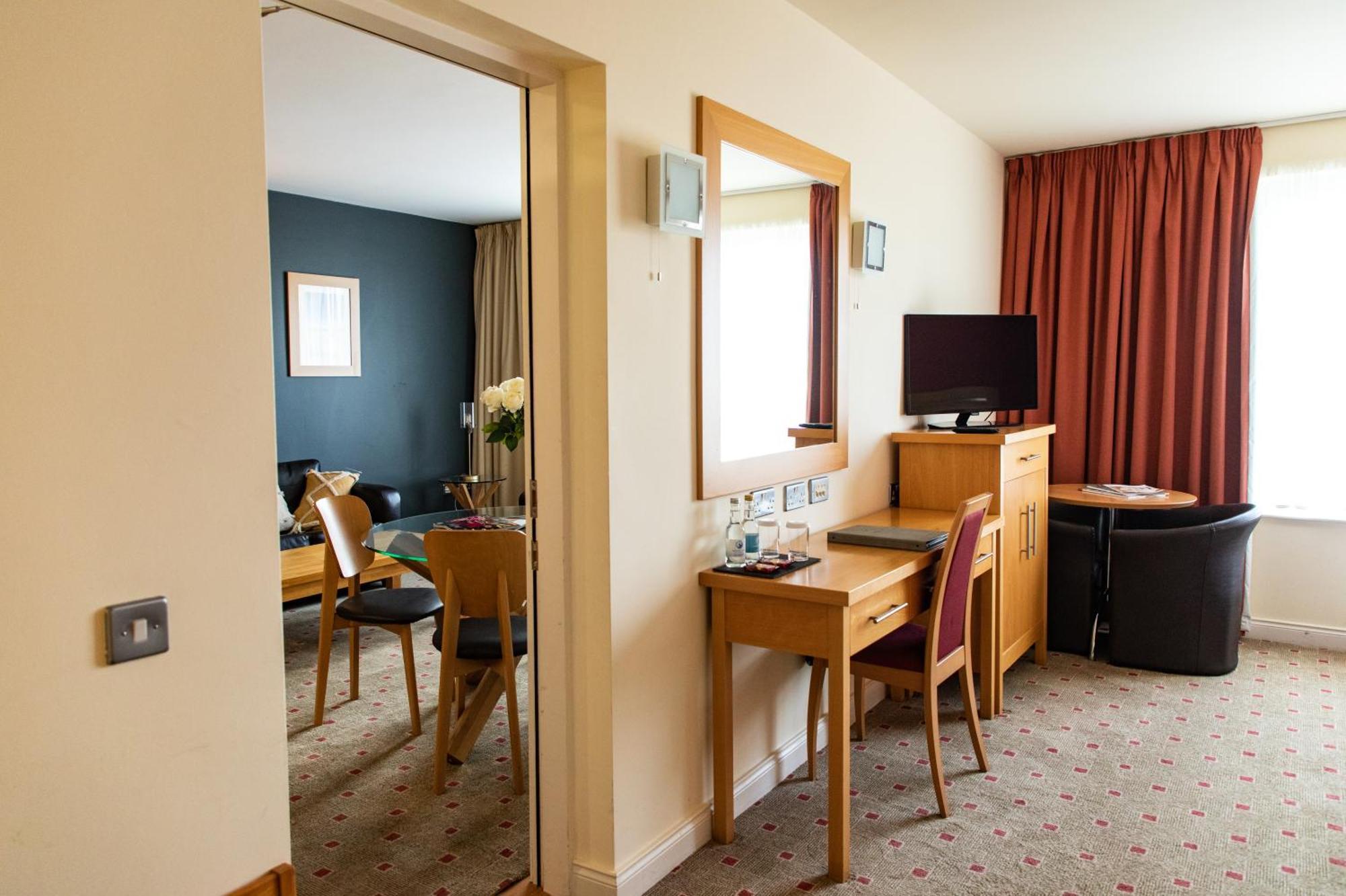 Lahinch Coast Hotel And Suites Экстерьер фото