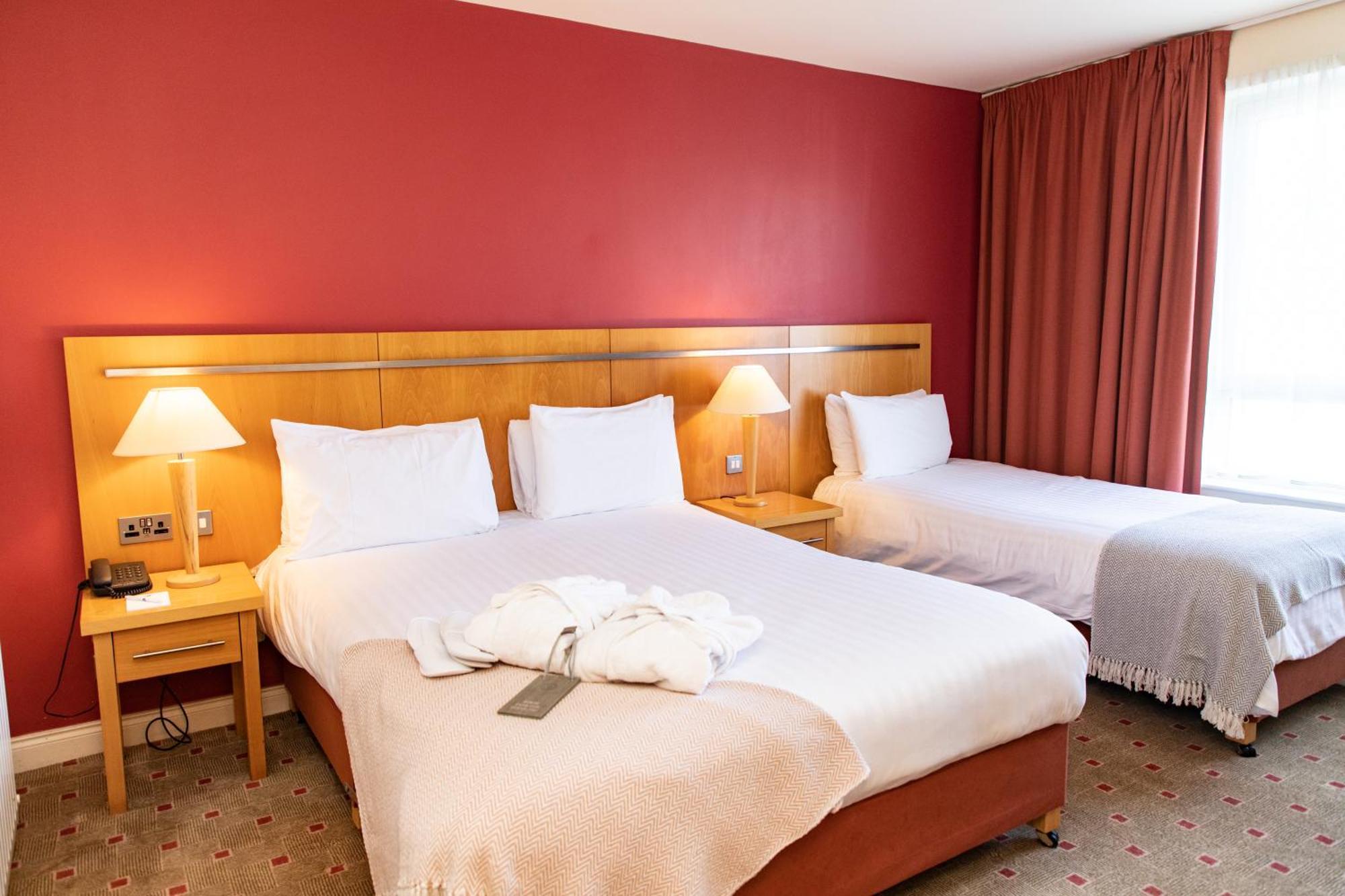 Lahinch Coast Hotel And Suites Экстерьер фото